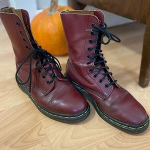 Vintage 90’s 10-eye Made in England Docs UK4 US6